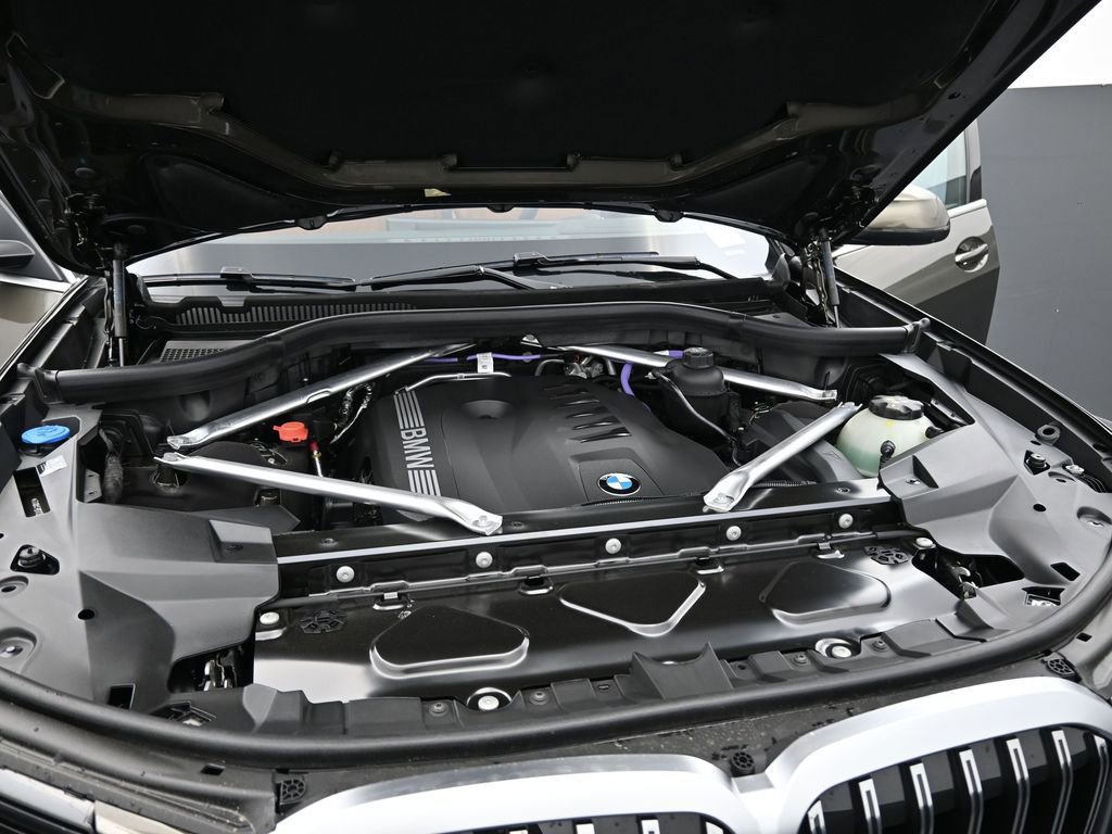 New 2025 BMW X7 xDrive40i image 31