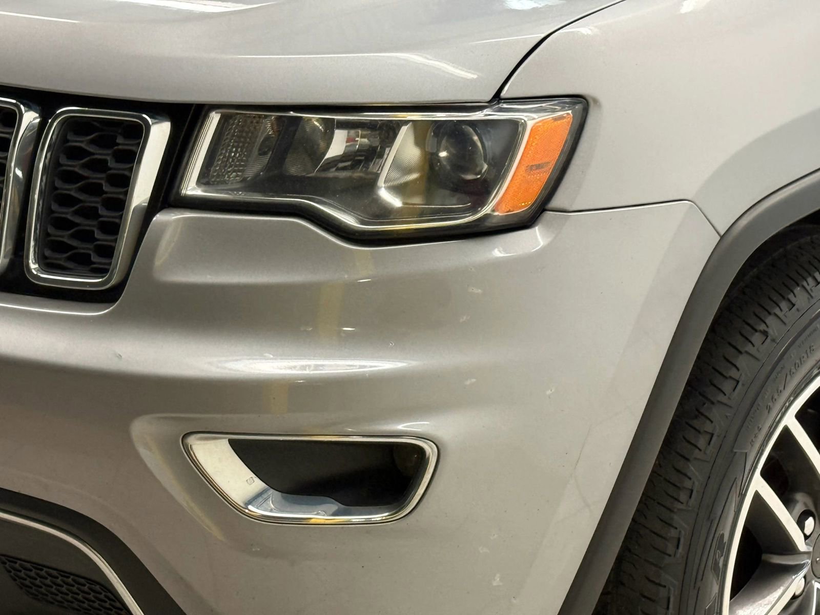 Used 2020 Jeep Grand Cherokee Limited AWD/4WD image 4