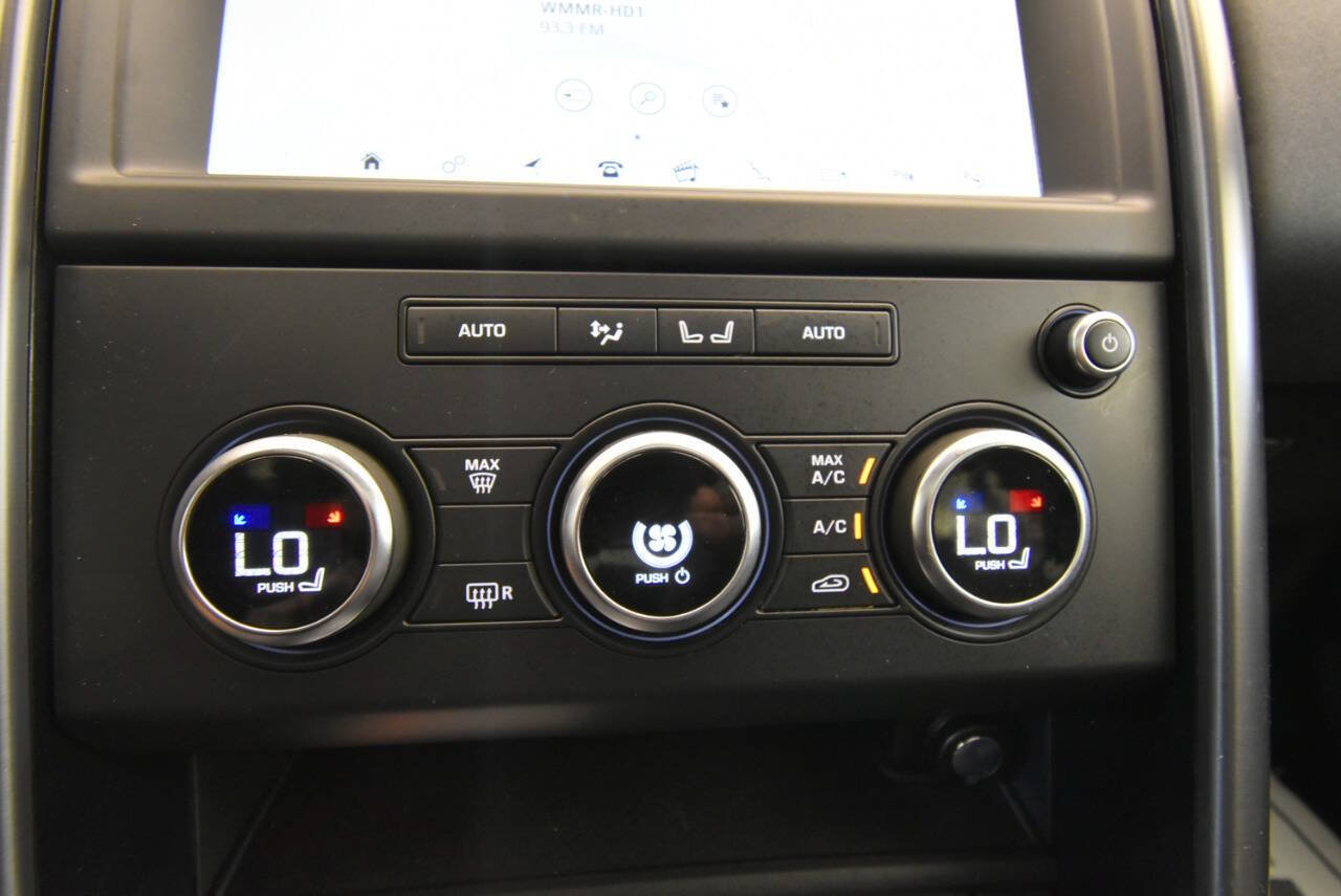 Used 2020 Land Rover Discovery Landmark AWD/4WD image 24