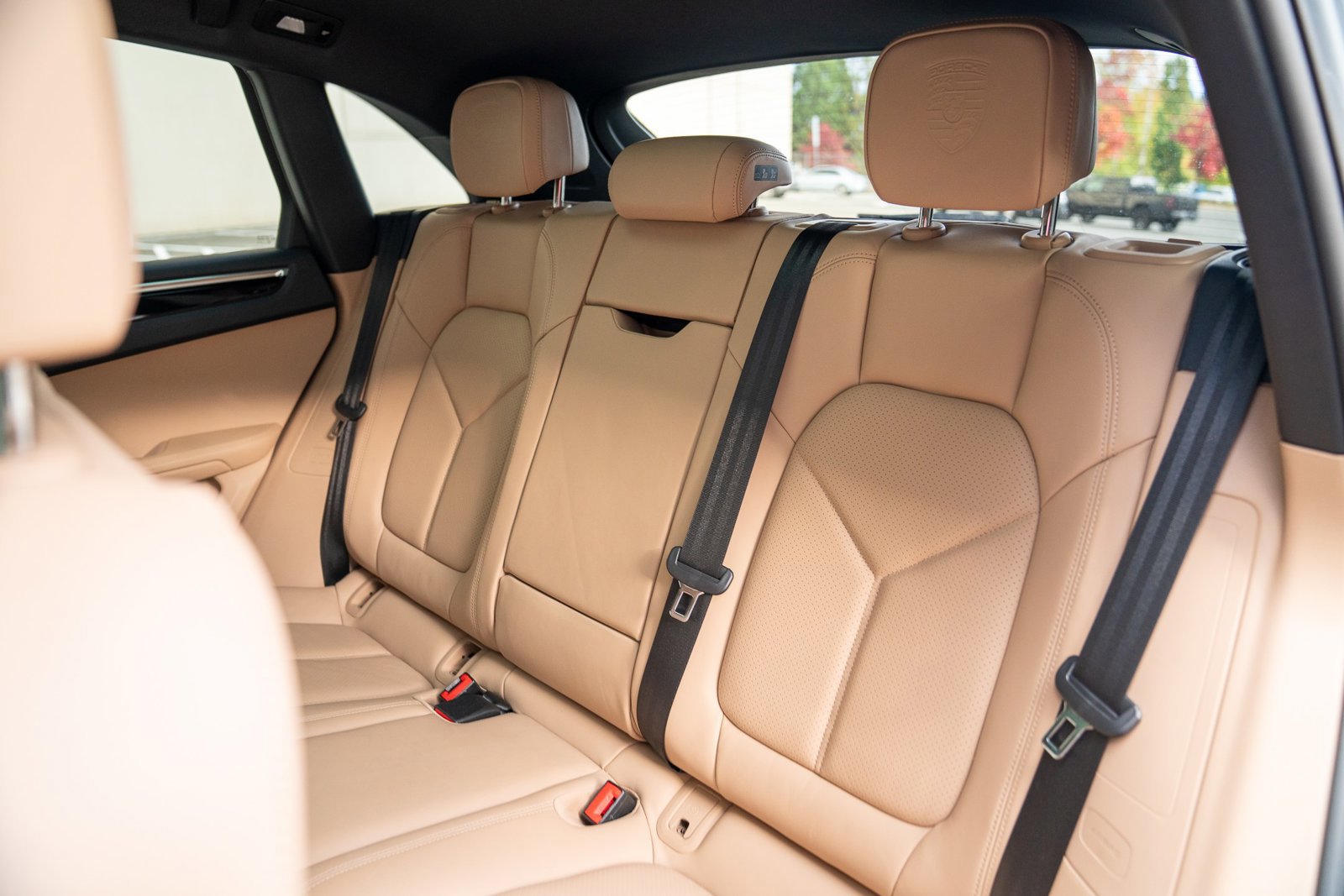 Used 2025 Porsche Macan image 24