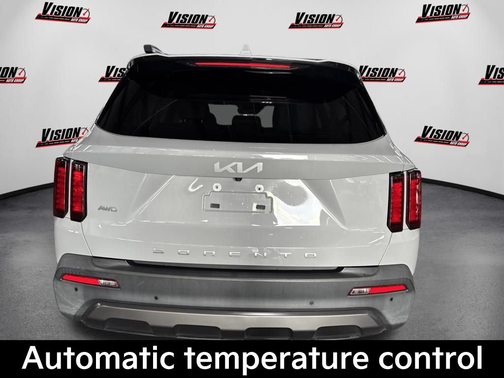 Certified 2022 Kia Sorento S AWD/4WD image 8