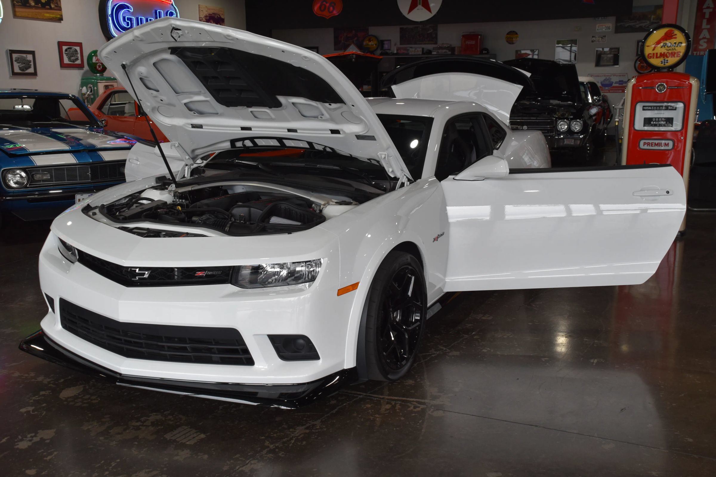 Used 2014 Chevrolet Camaro Z/28 RWD image 12