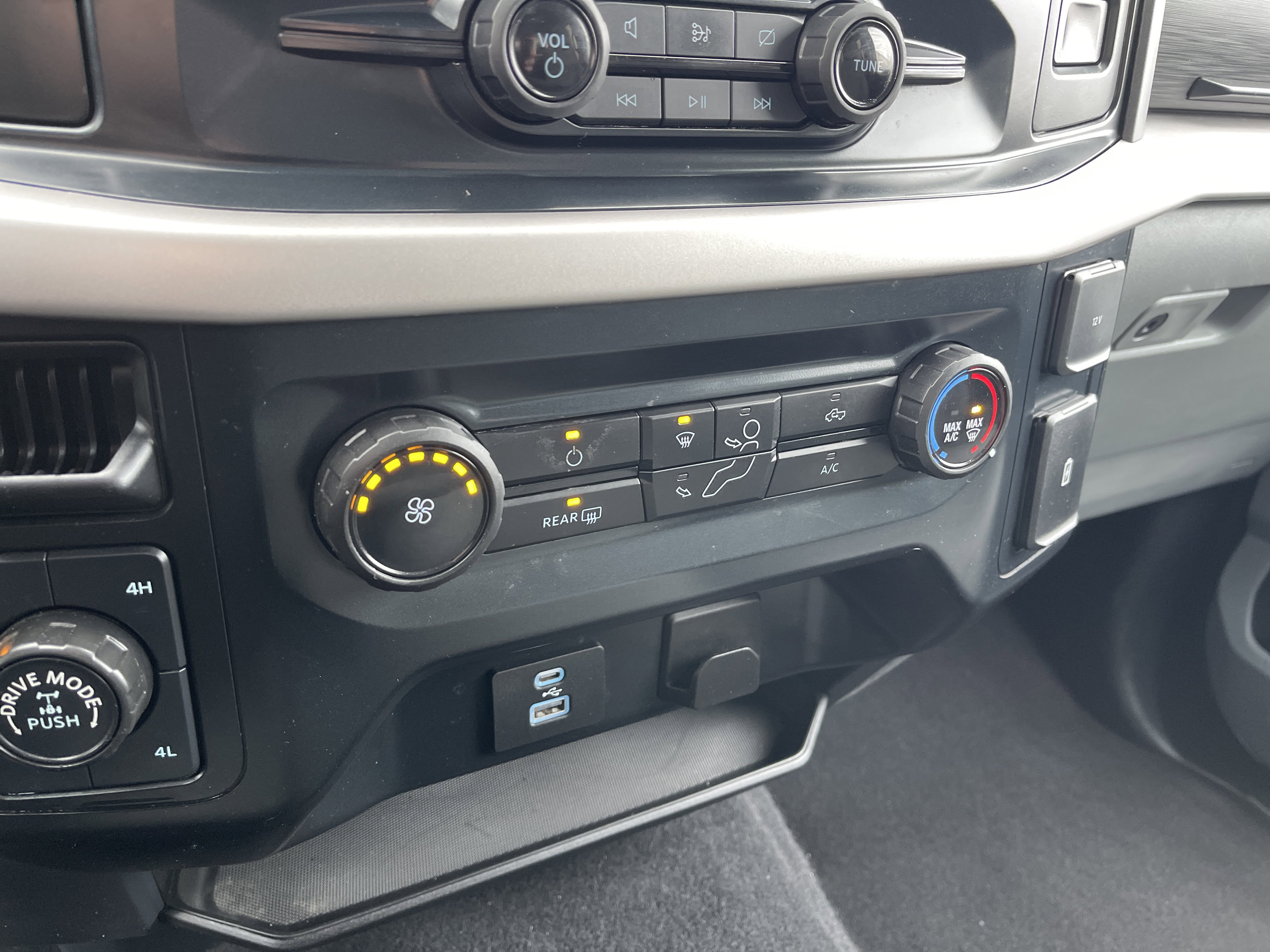 Used 2023 Ford F150 XLT w/ XTR Package image 19