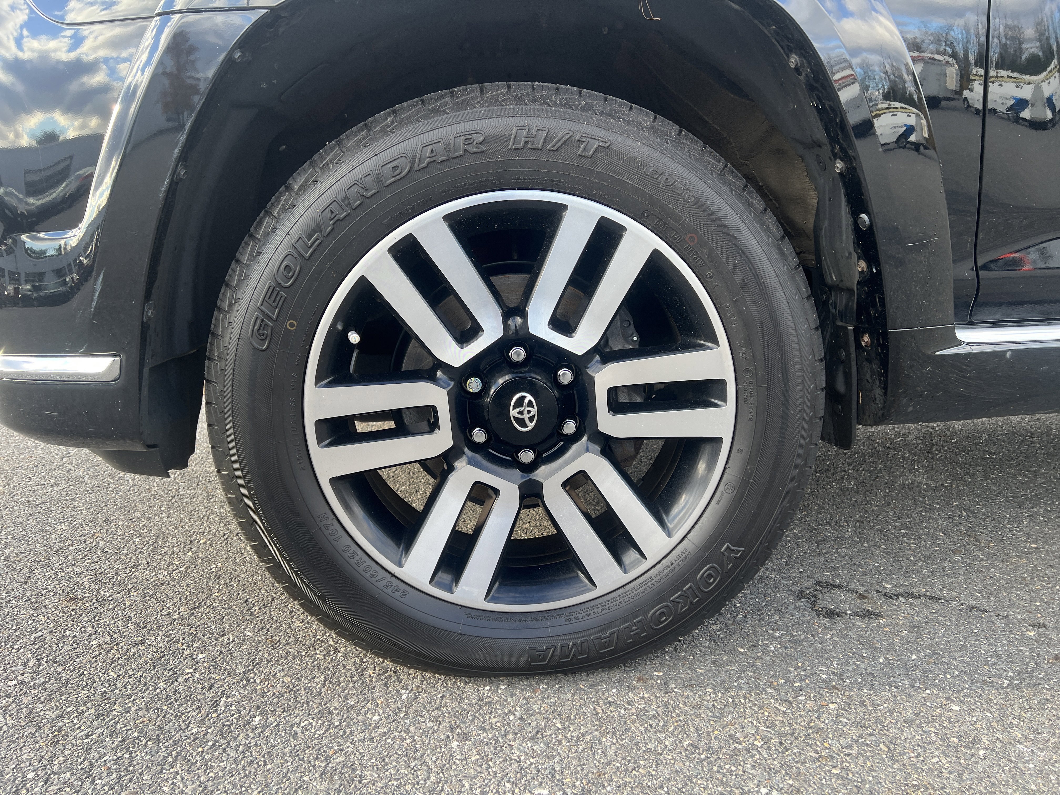 Used 2023 Toyota 4Runner Limited image 12