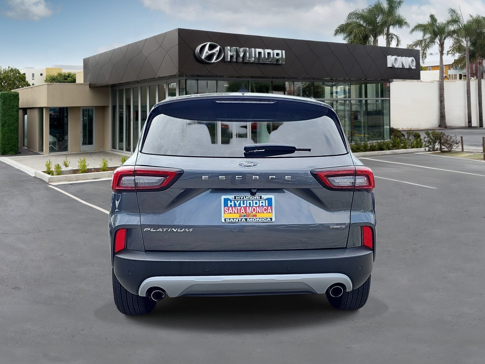 Used 2024 Ford Escape Platinum w/ Premium Technology Package AWD/4WD image 4