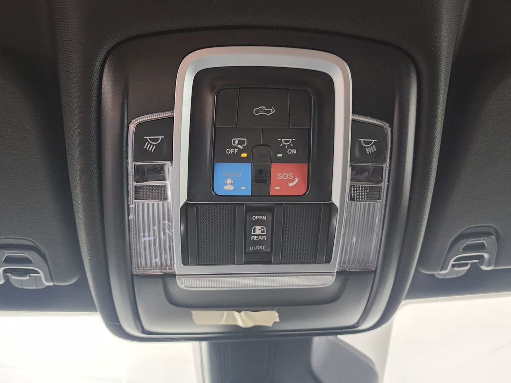 New 2026 RAM 1500 4x4 Crew Cab image 15