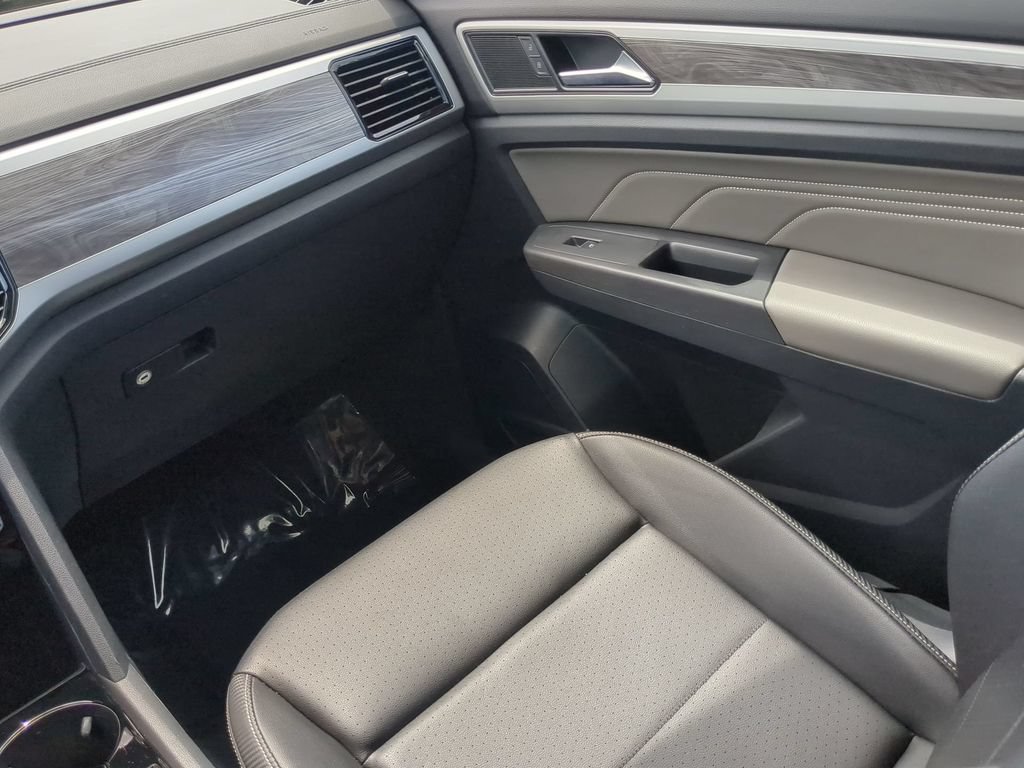 Used 2023 Volkswagen Atlas Cross Sport SE FWD image 17