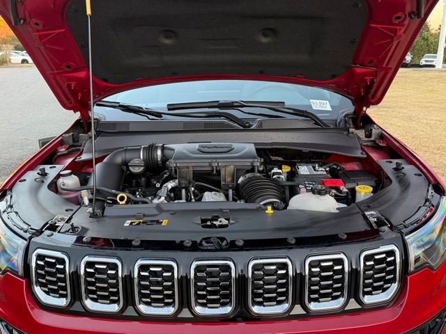 Used 2025 Jeep Compass Limited image 32