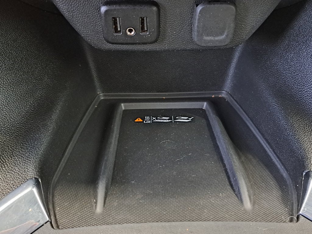 Used 2023 Chevrolet Traverse LT image 19