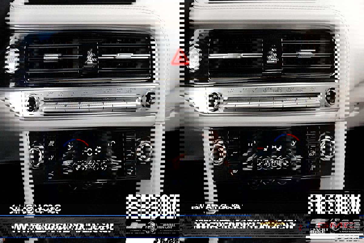 Used 2025 Genesis G70 2.5T image 18