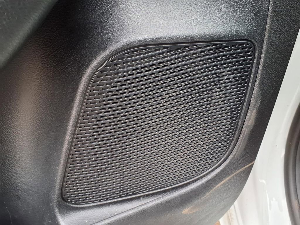 Used 2025 Chrysler Pacifica Select image 20