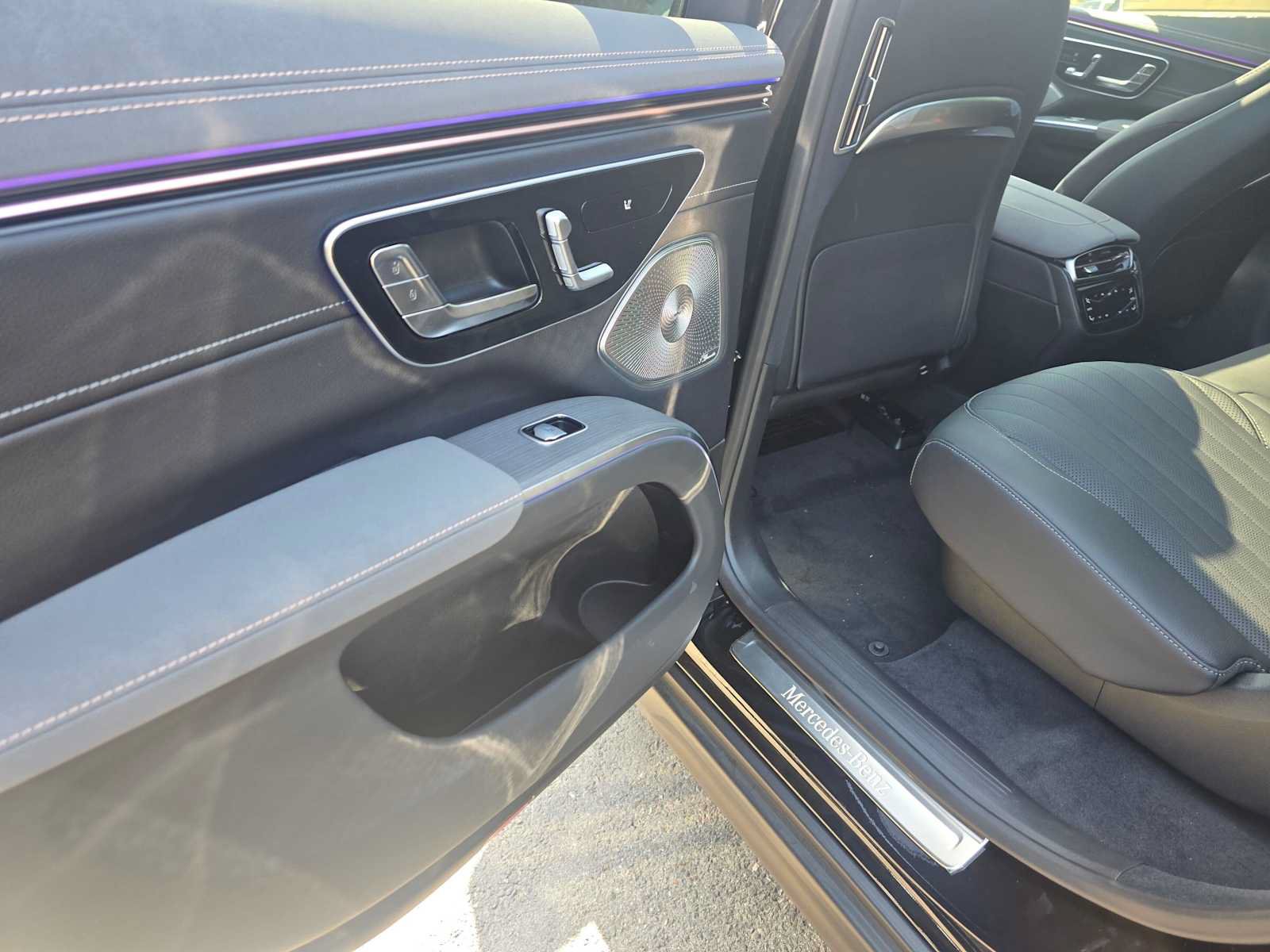 New 2026 Mercedes-Benz EQS 400 4MATIC SUV image 16