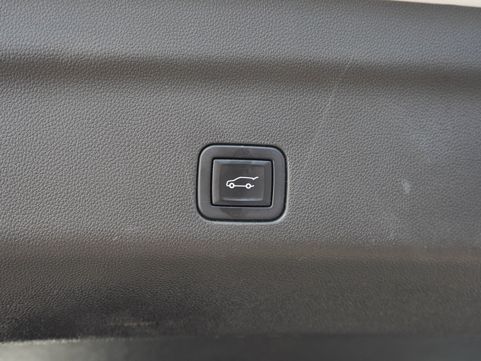 Used 2023 GMC Yukon Denali Ultimate AWD/4WD image 15