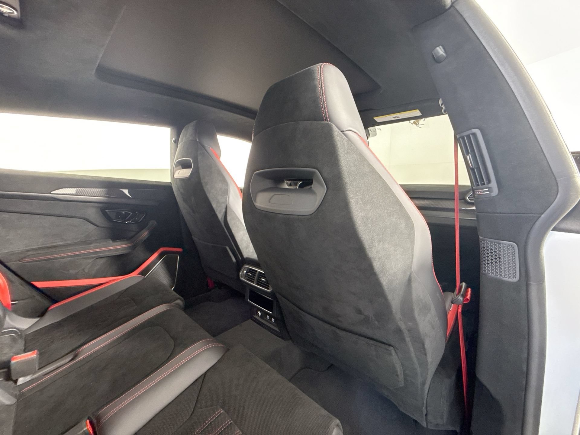 Used 2024 Lamborghini Urus Performante AWD/4WD image 24