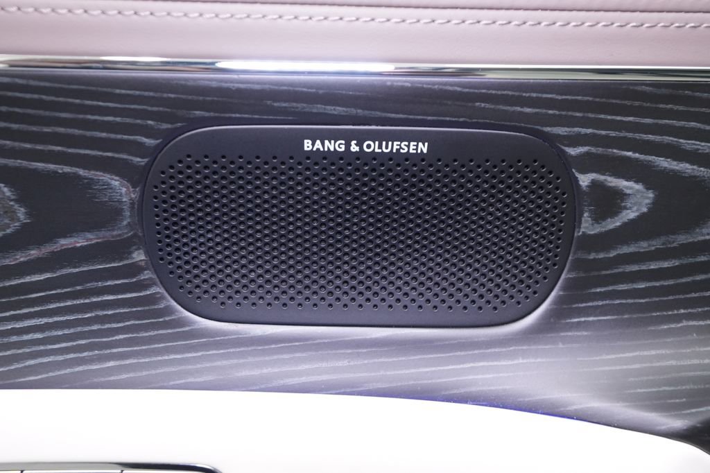 Used 2023 Genesis G90 3.5T image 16