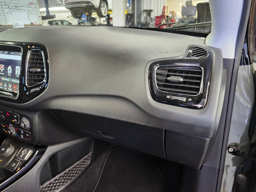 Used 2019 Jeep Compass Limited w/ Advanced Safety Group AWD/4WD image 12
