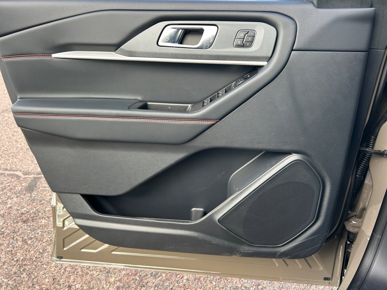 New 2026 Ford Explorer ST-Line w/ ST-Line Street Pack RWD image 13