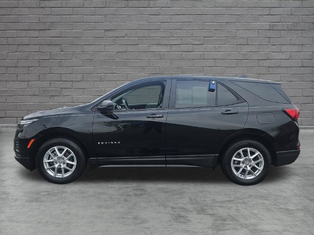 Used 2024 Chevrolet Equinox LS w/ LS Convenience Package FWD image 2