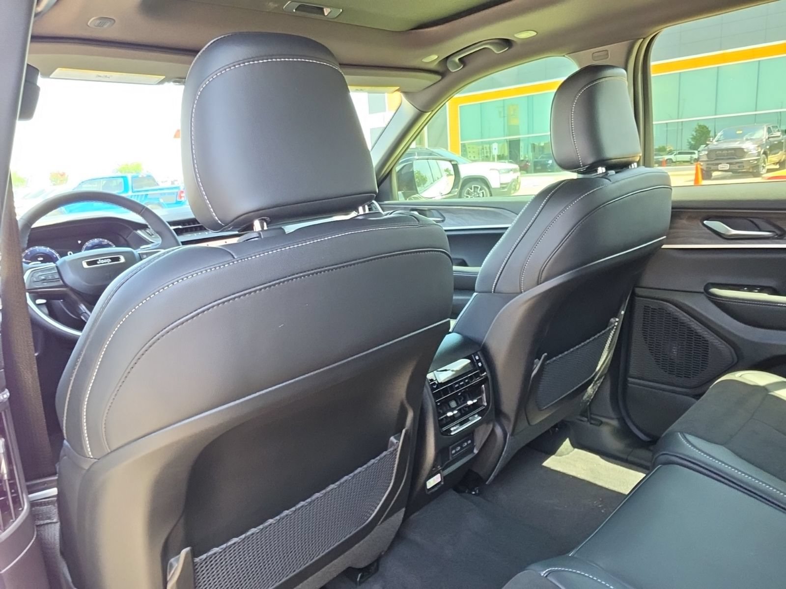 New 2026 Jeep Grand Cherokee L 2WD image 17