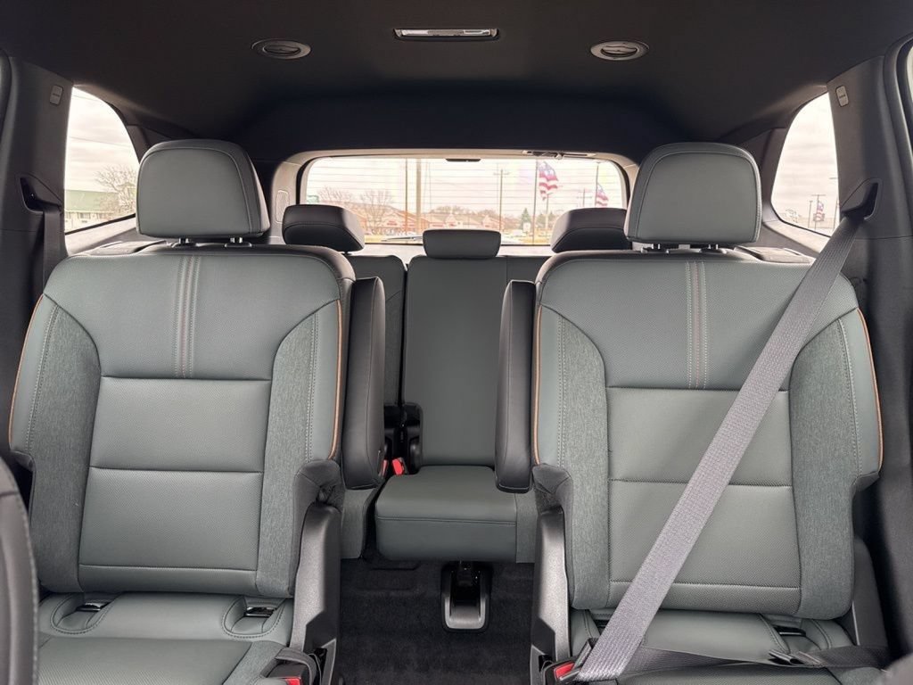 New 2026 GMC Acadia AT4 w/ Luxury Package AWD/4WD image 28