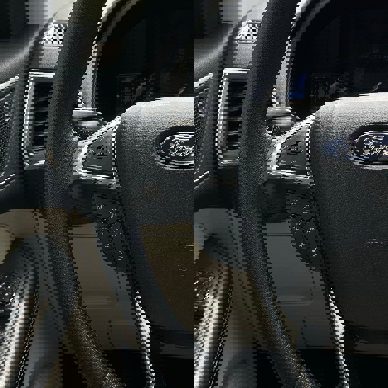 Used 2022 Ford Edge Titanium w/ Equipment Group 301A image 13