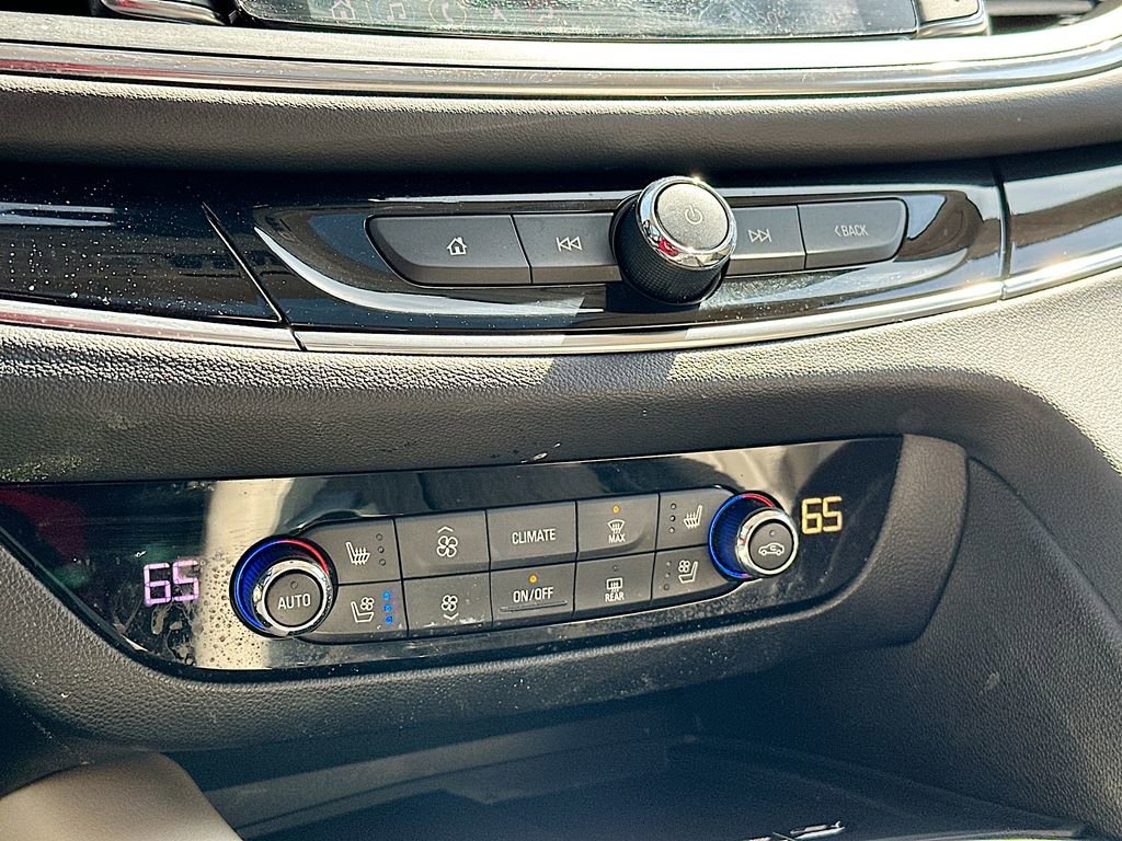 Used 2023 Buick Enclave Avenir w/ Avenir Technology Package image 14