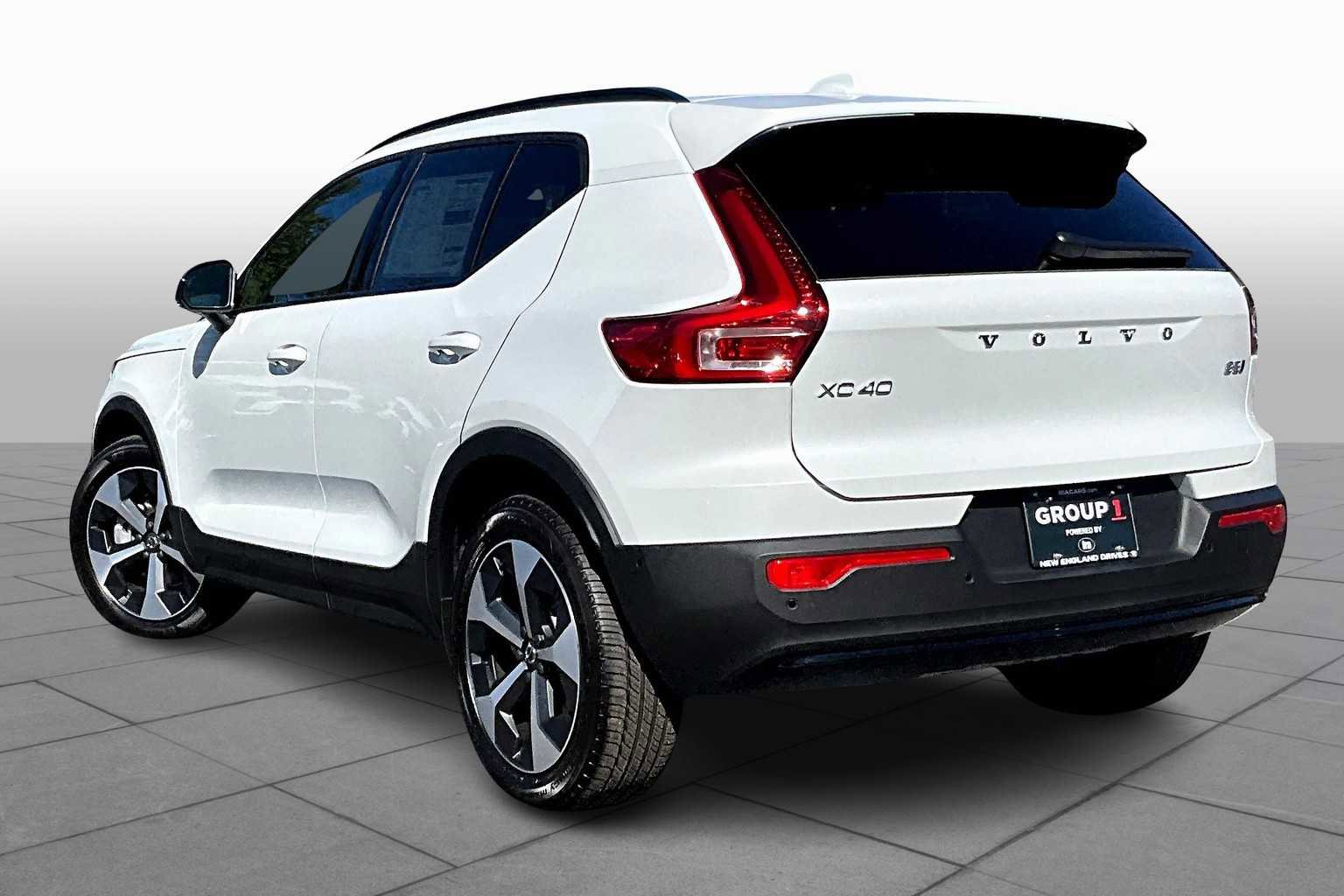 New 2025 Volvo XC40 B5 Plus w/ Protection Package Premier image 3