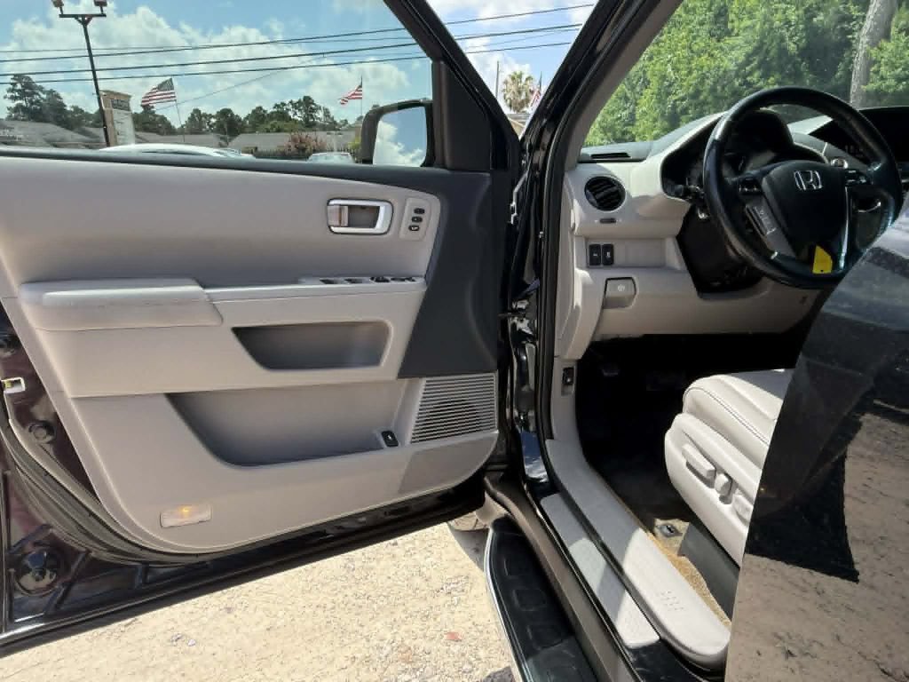 Used 2015 Honda Pilot Touring image 16