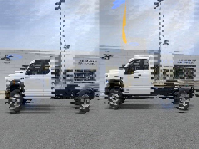 New 2025 Ford F550 4x4 Supercab Super Duty image 3