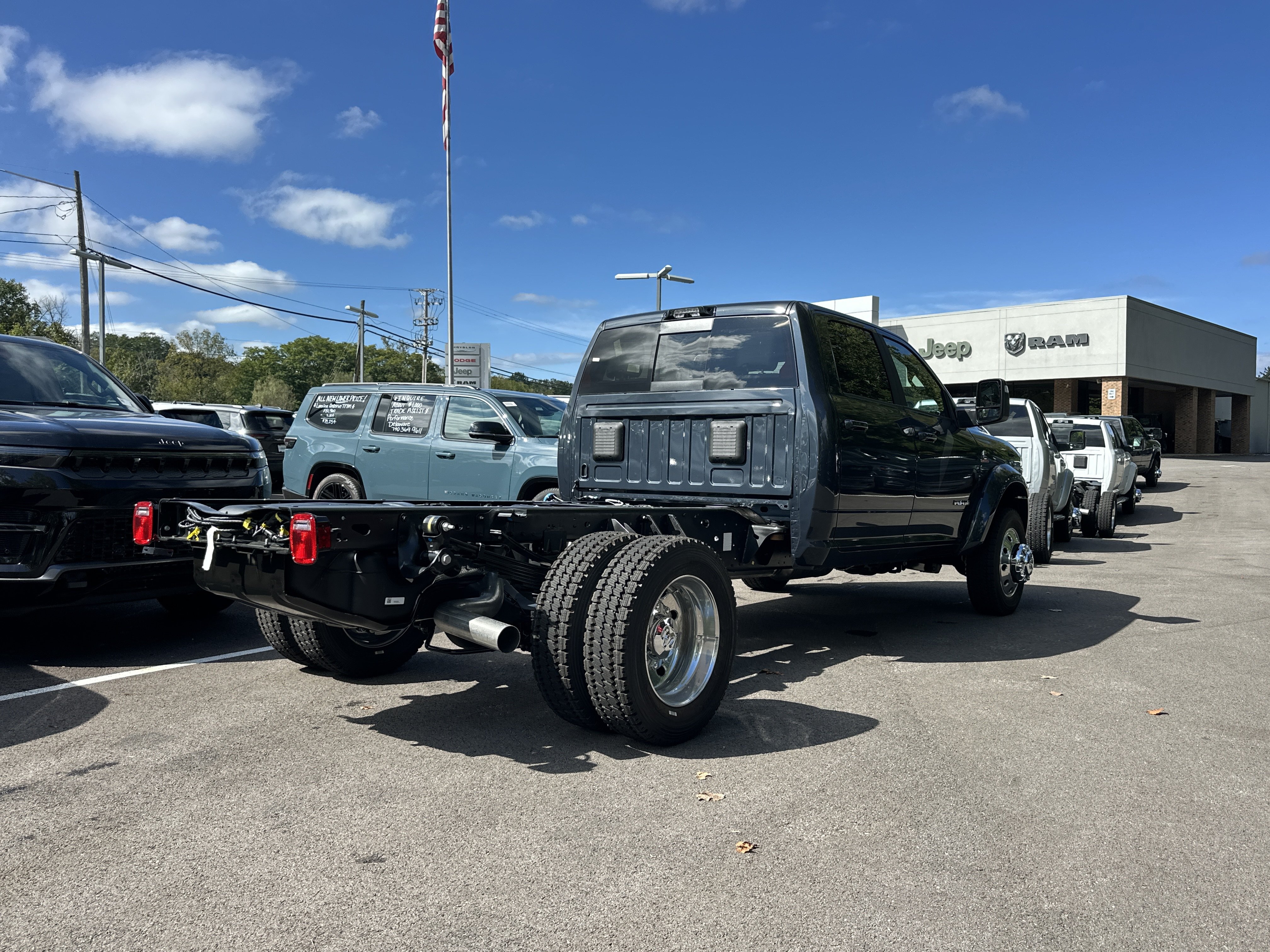 New 2027 RAM 5500 4x4 Crew Cab w/ Laramie Trim Package image 19