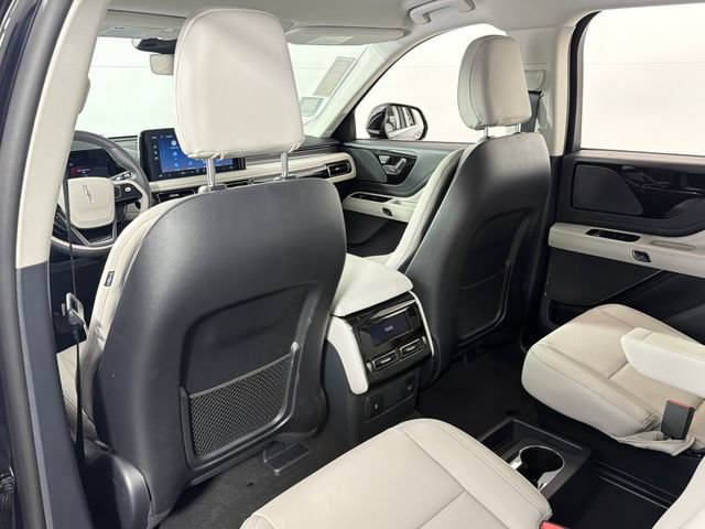 New 2026 Lincoln Aviator AWD image 16