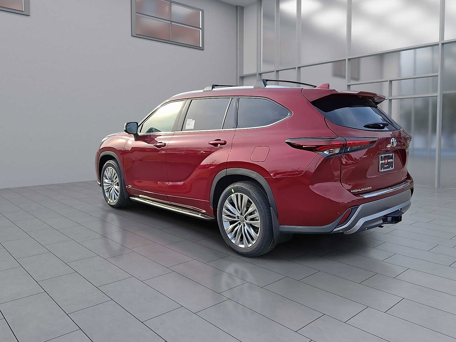 New 2026 Toyota Highlander Platinum image 2