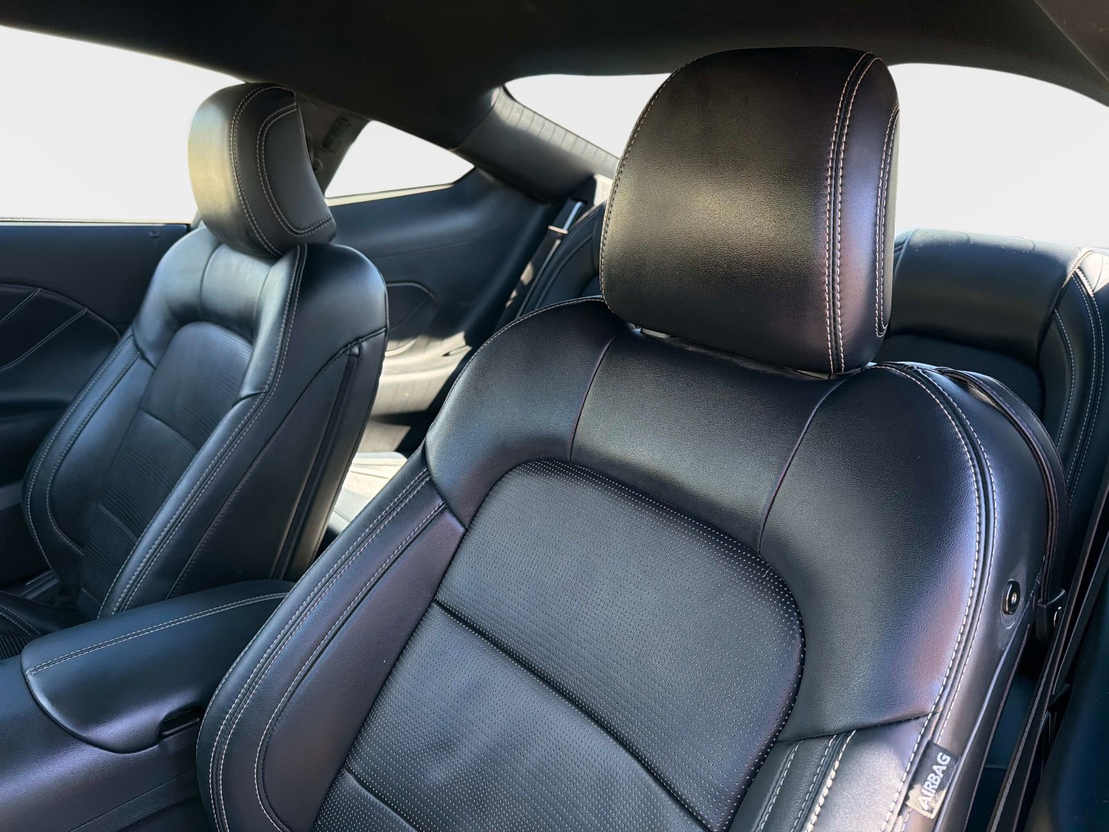 Used 2025 Ford Mustang GT Premium image 31