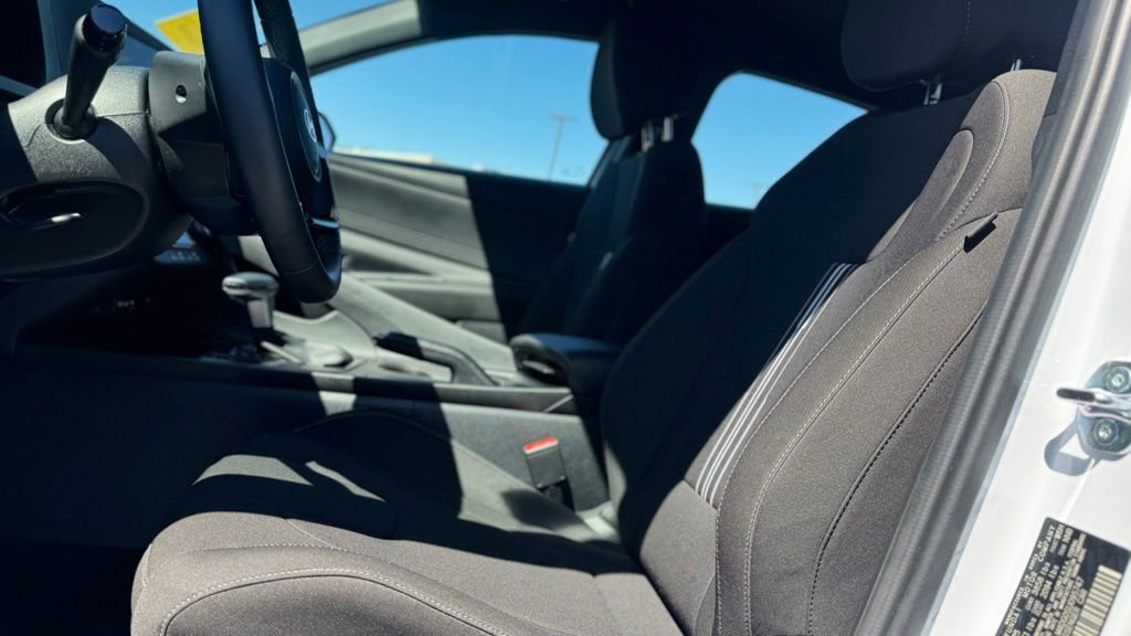 Used 2025 Hyundai Elantra Sport image 17