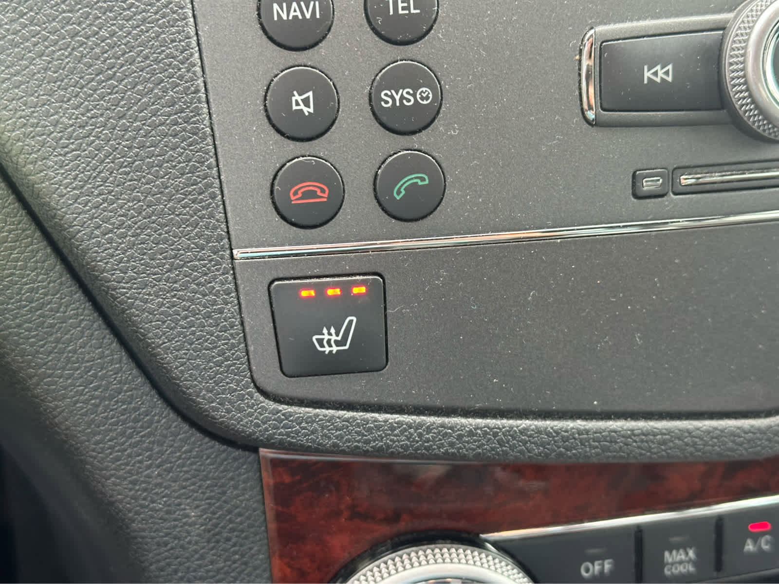 Used 2010 Mercedes-Benz C 300 4MATIC Sedan image 18