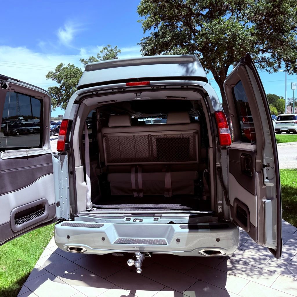 Used 2025 GMC Savana 2500 w/ Driver Convenience Package RWD image 31