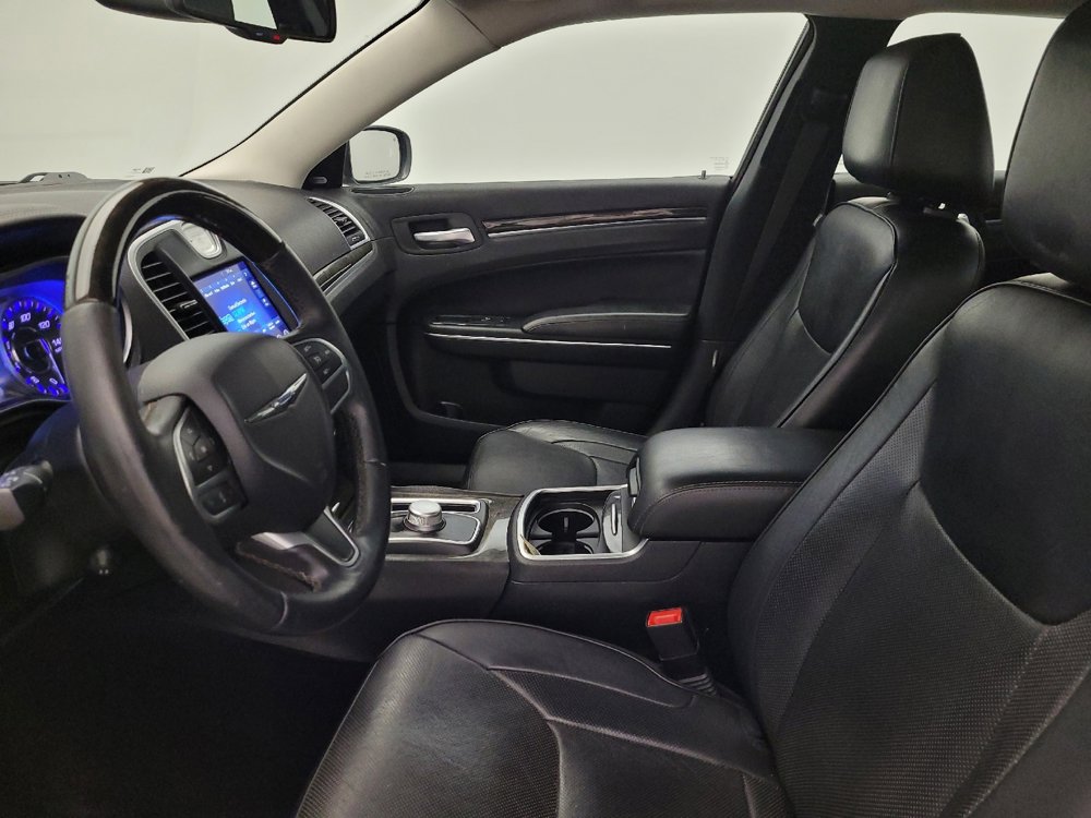 Used 2017 Chrysler 300 C image 17