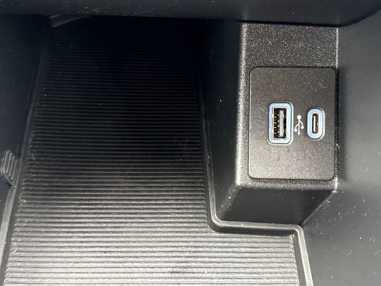 Used 2022 Ford Edge SE AWD/4WD image 21
