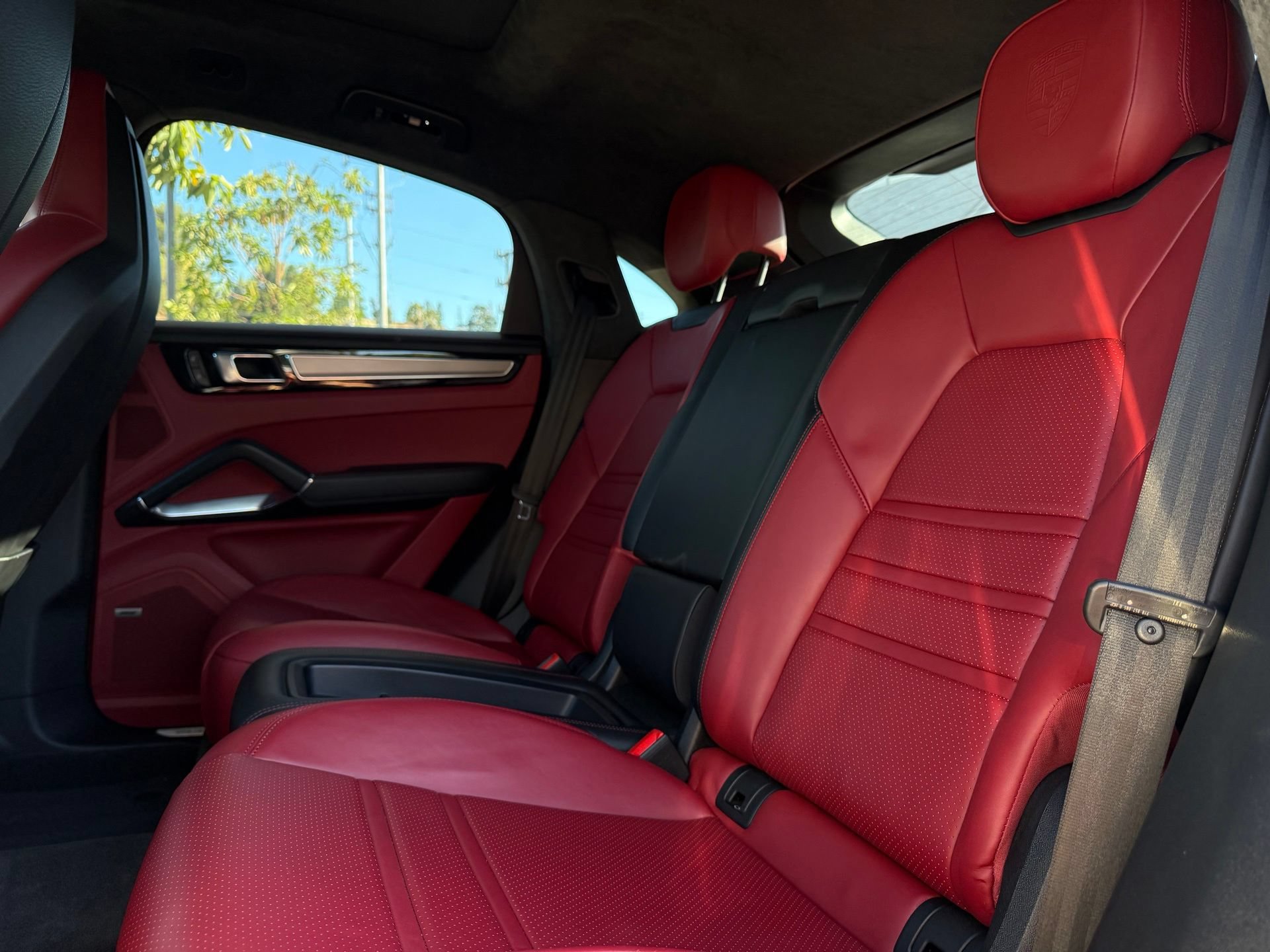 Used 2023 Porsche Cayenne Turbo AWD/4WD image 30