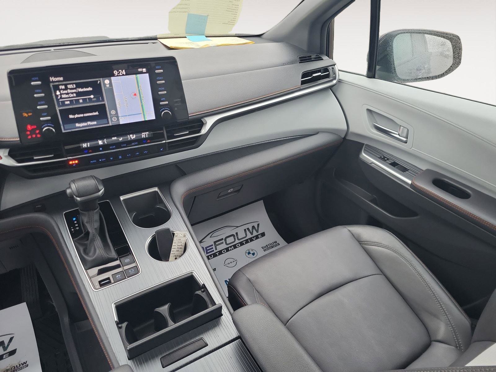 Used 2023 Toyota Sienna XLE image 12