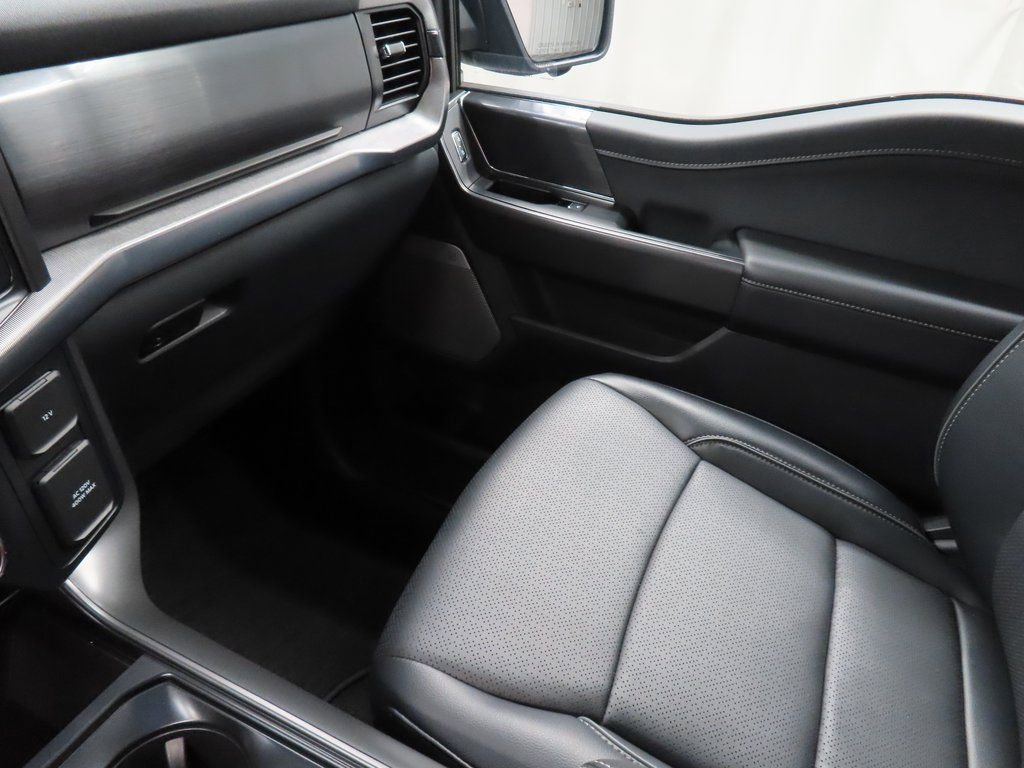 Used 2025 Ford F150 Lariat image 31