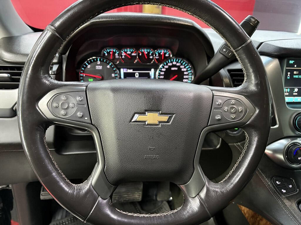 Used 2018 Chevrolet Suburban Premier image 18