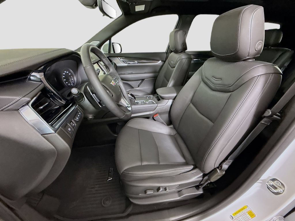Certified 2025 Cadillac XT6 Sport w/ Technology Package AWD/4WD image 21