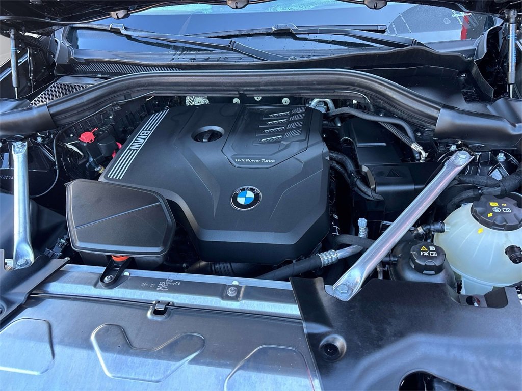 Used 2025 BMW X4 xDrive30i image 8