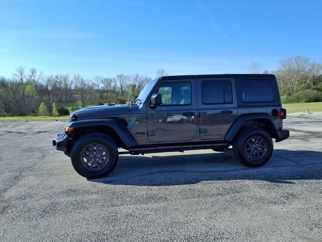 Used 2025 Jeep Wrangler Sport S image 38