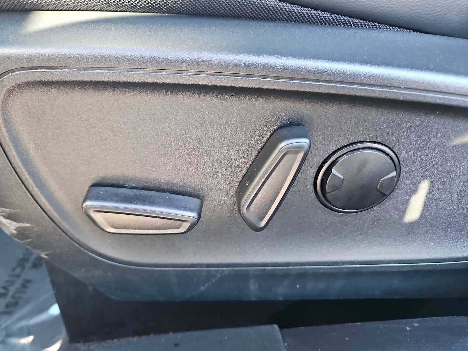 Used 2025 Ford Escape ST-Line image 17