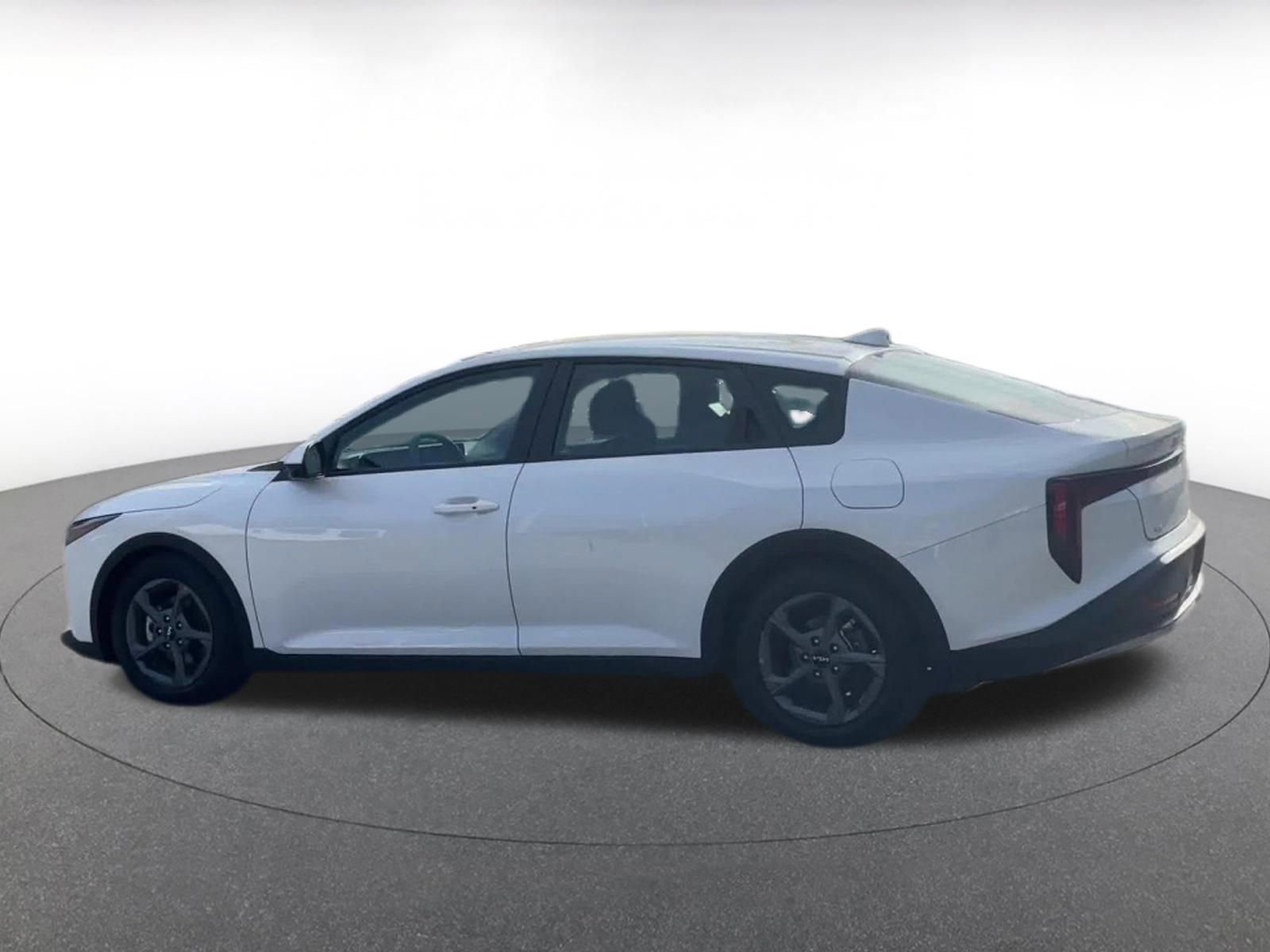 Used 2025 Kia K4 LXS image 10