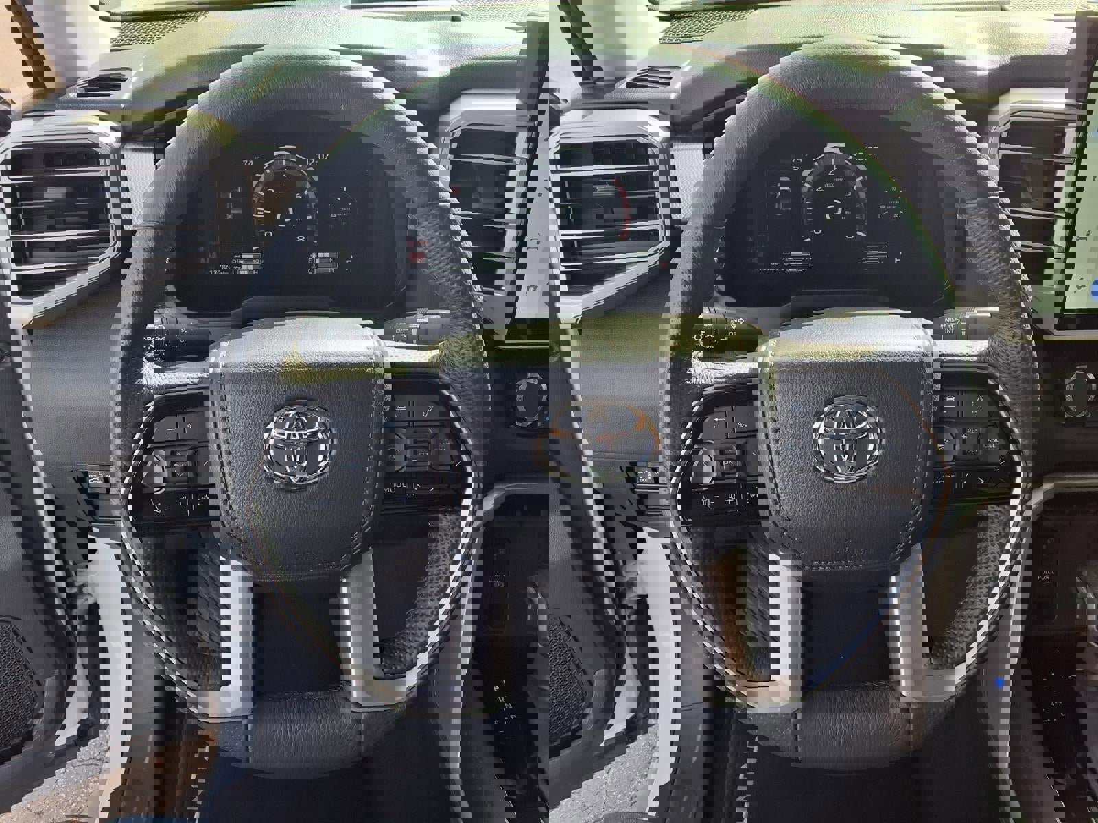 Used 2024 Toyota Tundra Limited image 4