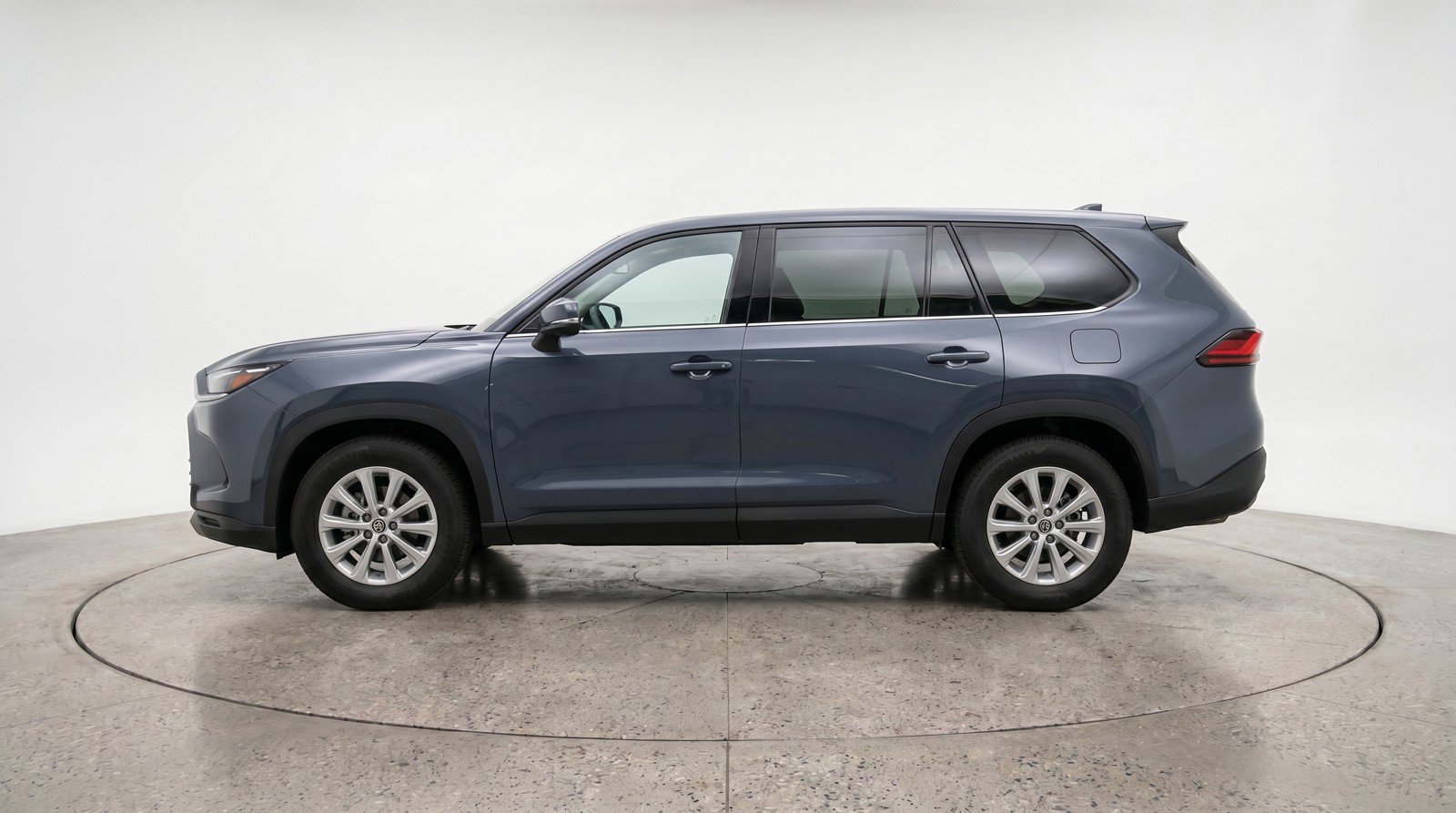 Used 2025 Toyota Grand Highlander FWD image 5