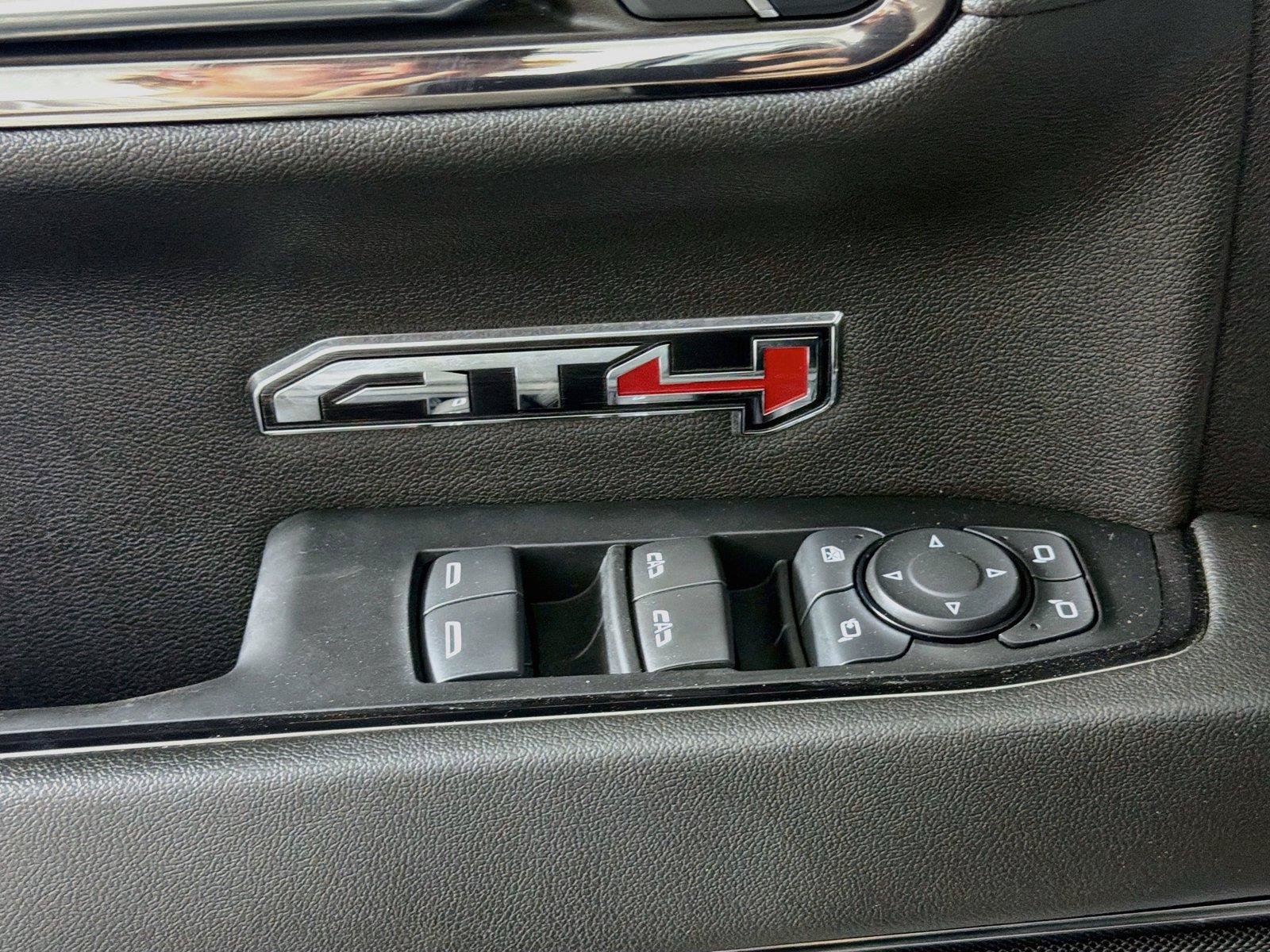 Used 2024 GMC Sierra 1500 AT4 w/ Technology Package AWD/4WD image 17